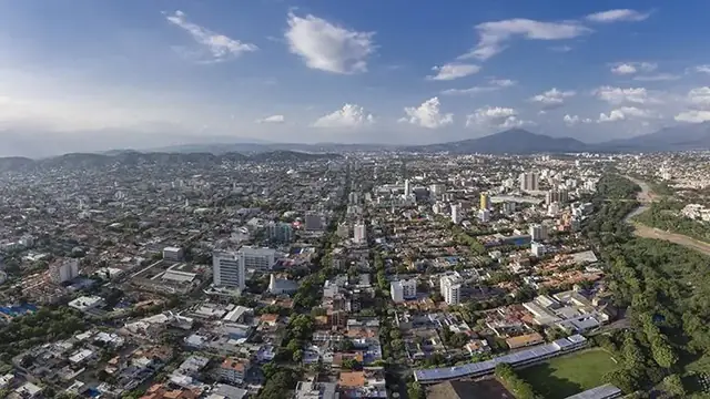 Servicio de transporte privado VIP con conductor en Cúcuta, Colombia — traslados desde Aeropuerto Camilo Daza (CUC)