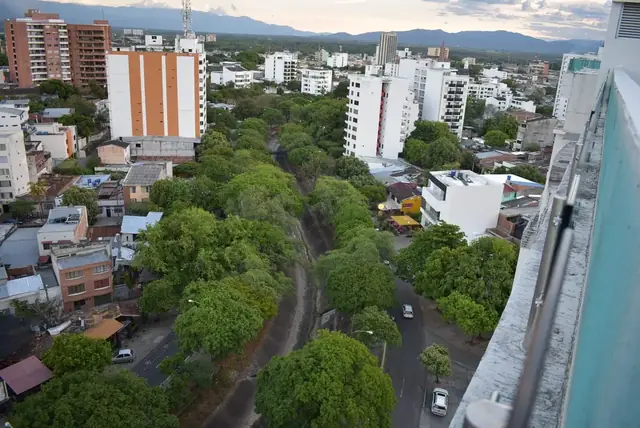 Servicio de transporte privado VIP con conductor en Neiva, Colombia — traslados desde Aeropuerto Benito Salas (NVA)